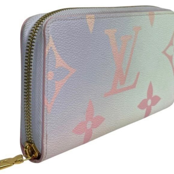 Louis Vuitton Monogram Giant Spring In The City Zippy Wallet Sunrise Pastel Pink - Picture 12 of 16
